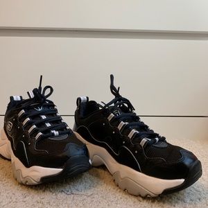 Sketchers Women’s Sneakers